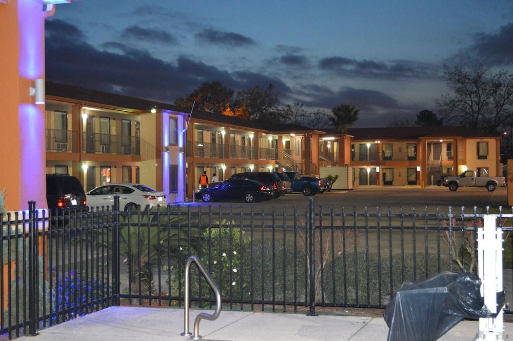 Econo Lodge Lake Charles University Area Exterior foto